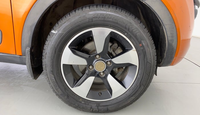 2018 Tata NEXON XZA+ 1.5 Dual Tone, Diesel, Automatic, 77,674 km, Right Front Wheel