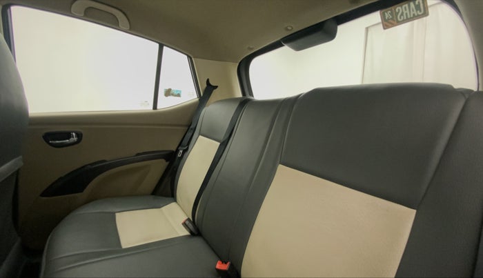 2011 Hyundai i10 MAGNA 1.2, Petrol, Manual, 48,025 km, Right Side Rear Door Cabin