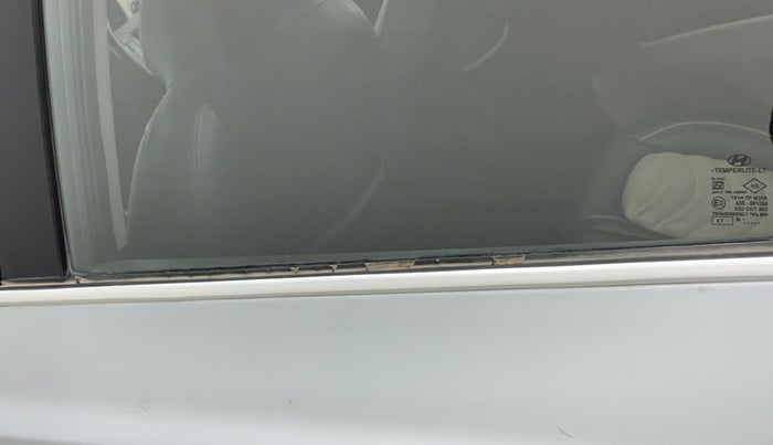 2019 Hyundai Xcent SX 1.2, CNG, Manual, 42,846 km, Rear left door - Weather strip has minor damage