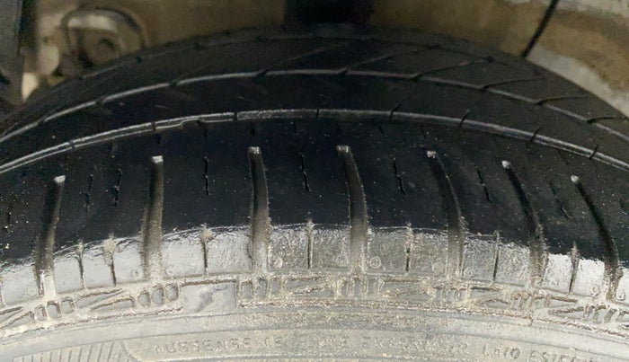 2019 Hyundai Xcent SX 1.2, CNG, Manual, 42,846 km, Right Rear Tyre Tread