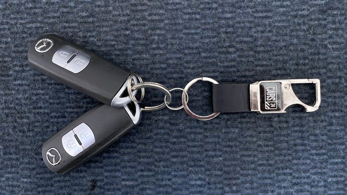 MAZDA CX 5-Key Close-up
