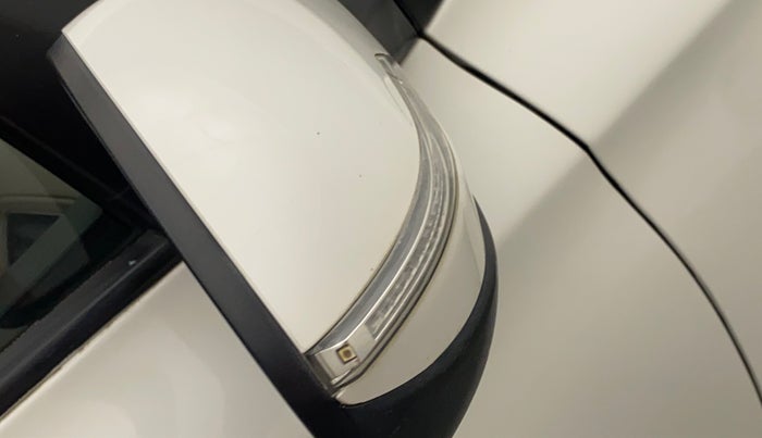 2016 Hyundai Elite i20 SPORTZ 1.2, Petrol, Manual, 9,137 km, Right rear-view mirror - Indicator light has minor damage