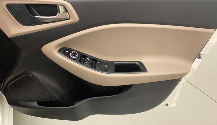 2016 Hyundai Elite i20 SPORTZ 1.2, Petrol, Manual, 9,137 km, Driver Side Door Panels Control