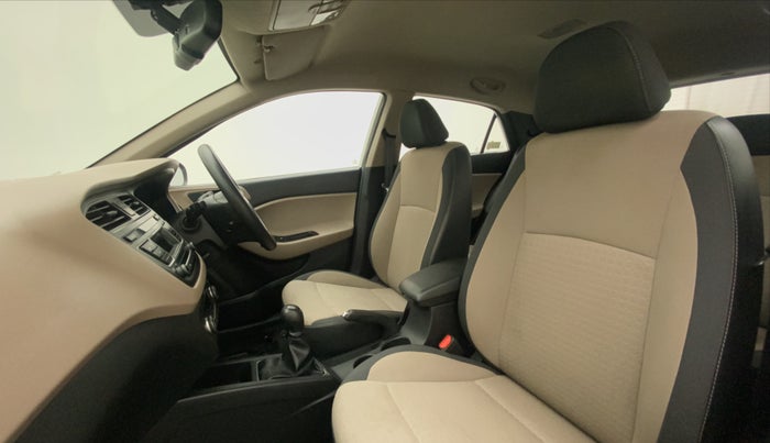 2016 Hyundai Elite i20 SPORTZ 1.2, Petrol, Manual, 9,137 km, Right Side Front Door Cabin