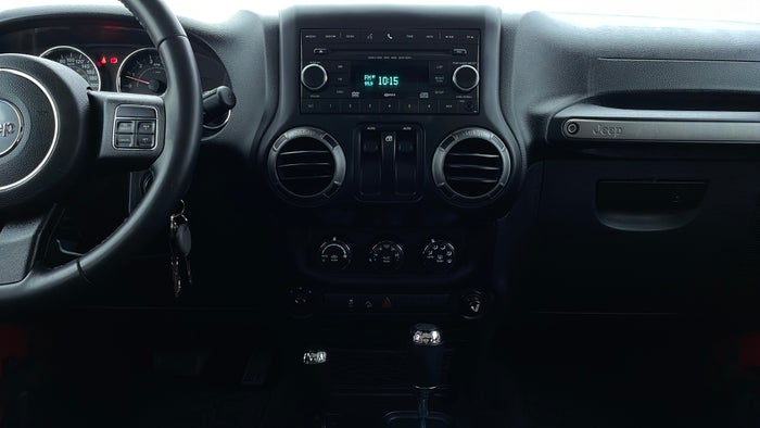 JEEP WRANGLER-Center Console