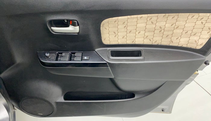 2018 Maruti Wagon R 1.0 VXI AMT, CNG, Automatic, 76,744 km, Driver Side Door Panels Control
