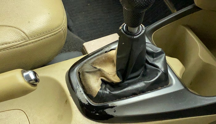 2013 Honda City S MT PETROL, Petrol, Manual, 74,017 km, Gear lever - Boot cover slightly torn