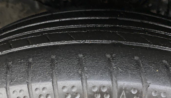 2017 Honda Jazz 1.2 SV MT, Petrol, Manual, 50,767 km, Left Front Tyre Tread