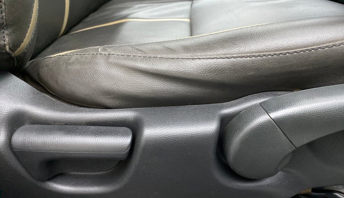 2017 Honda Jazz 1.2 SV MT, Petrol, Manual, 50,767 km, Driver Side Adjustment Panel