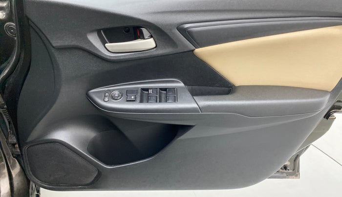 2017 Honda Jazz 1.2 SV MT, Petrol, Manual, 50,767 km, Driver Side Door Panels Control