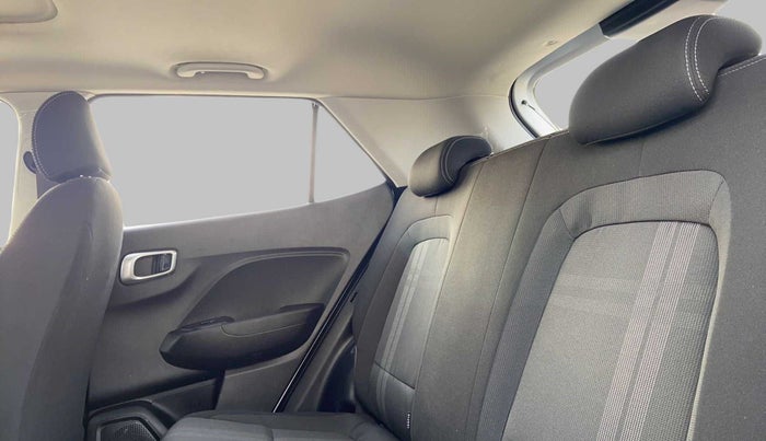2020 Hyundai VENUE SX 1.0 TURBO, Petrol, Manual, 17,345 km, Right Side Rear Door Cabin