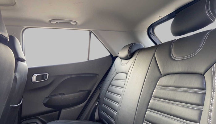 2019 Hyundai VENUE SX PLUS 1.0 TURBO DCT, Petrol, Automatic, 17,655 km, Right Side Rear Door Cabin