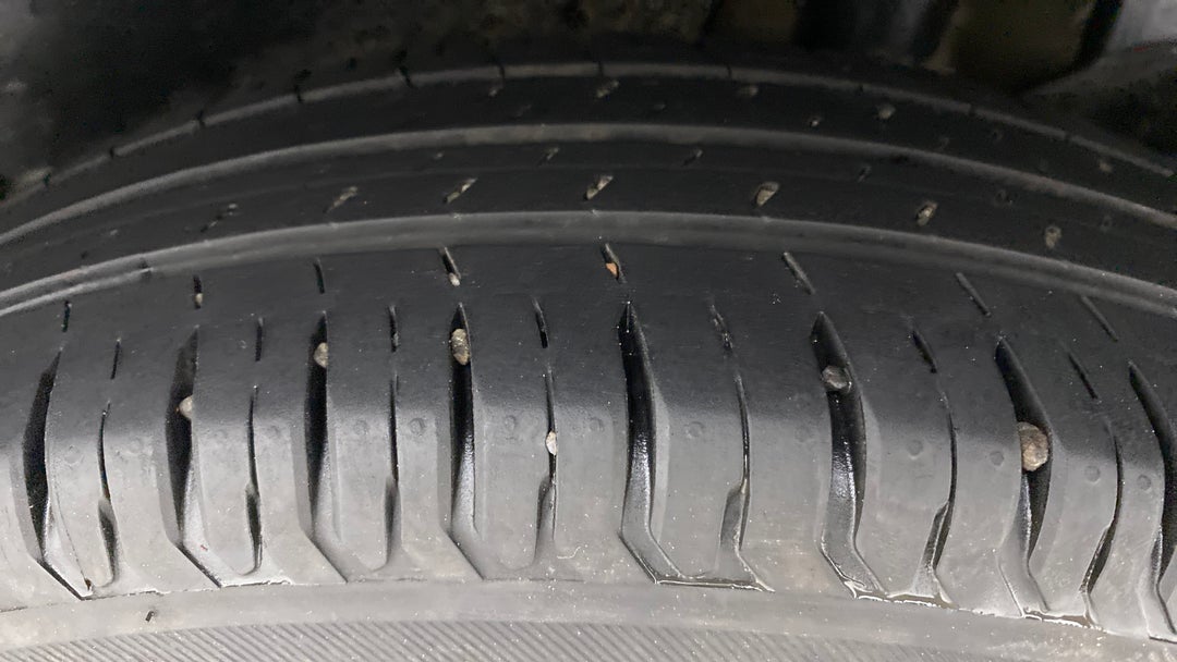 Left Rear Tyre Tread
