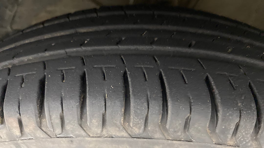 Left Front Tyre Tread