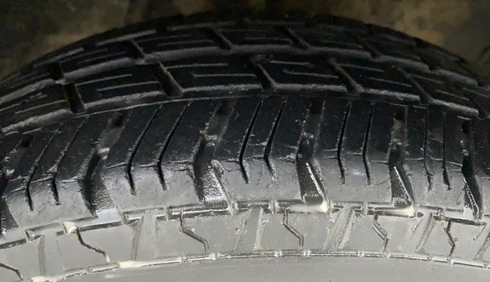 2011 Maruti Alto LXI, Petrol, Manual, 12,174 km, Right Front Tyre Tread