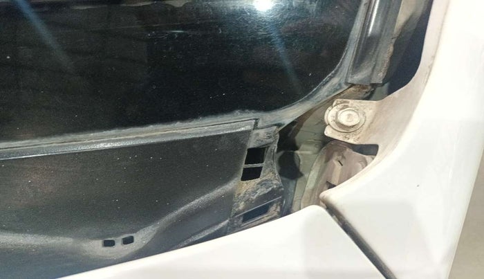 2012 Hyundai i20 MAGNA O 1.2, Petrol, Manual, 27,449 km, Bonnet (hood) - Cowl vent panel has minor damage
