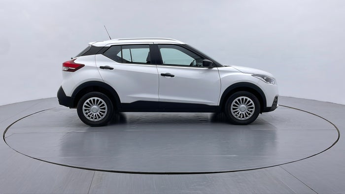 NISSAN KICKS-Right Side View