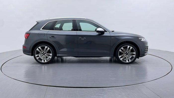 AUDI SQ5-Right Side View