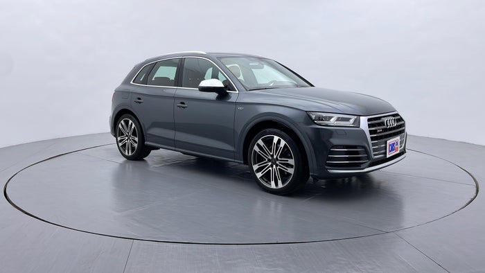 AUDI SQ5-Right Front Diagonal (45- Degree) View