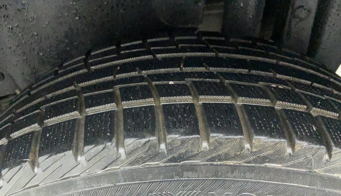 2013 Maruti Swift VDI, Diesel, Manual, 1,44,857 km, Left Rear Tyre Tread