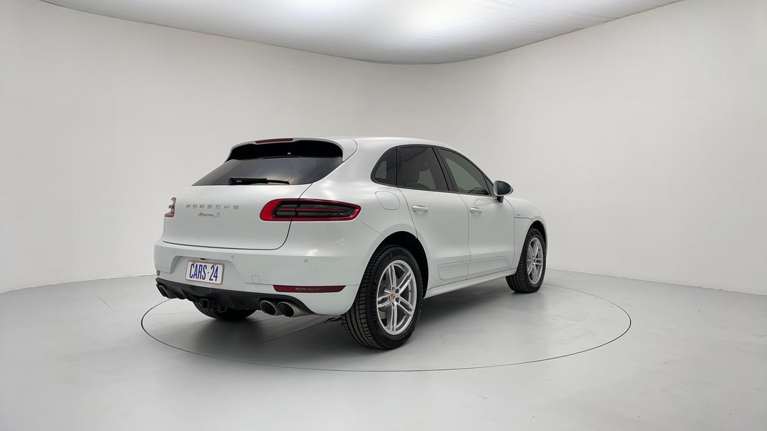 Right Back Diagonal (45- Degree) View