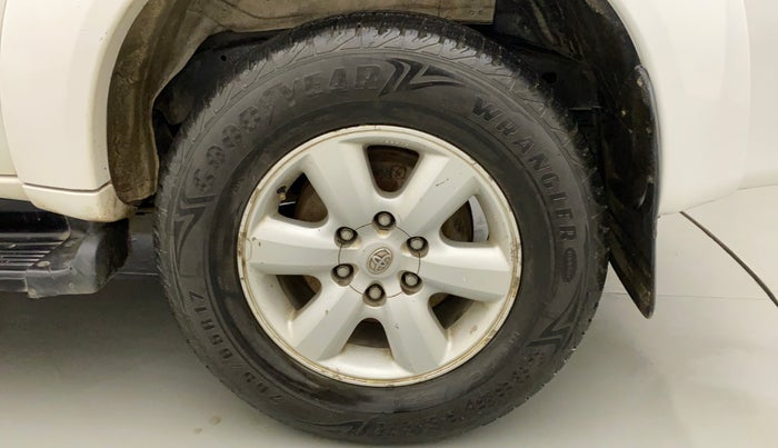 2010 Toyota Fortuner 3.0 4X4 MT, Diesel, Manual, 1,18,533 km, Left Rear Wheel