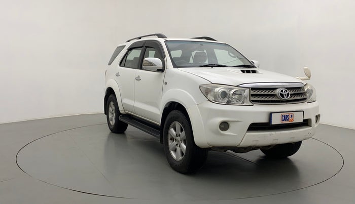 2010 Toyota Fortuner 3.0 4X4 MT, Diesel, Manual, 1,18,533 km, Right Front Diagonal