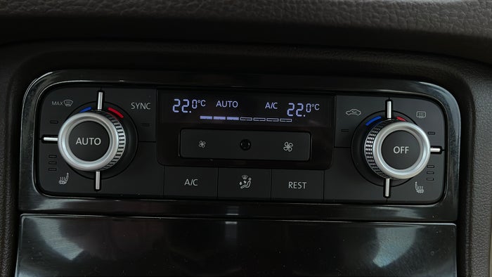 VOLKSWAGEN TOUAREG-Automatic Climate Control