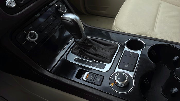 VOLKSWAGEN TOUAREG-Gear Lever