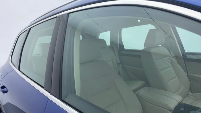 VOLKSWAGEN TOUAREG-Window Glass / Quarter Glass RHS Front Scratch