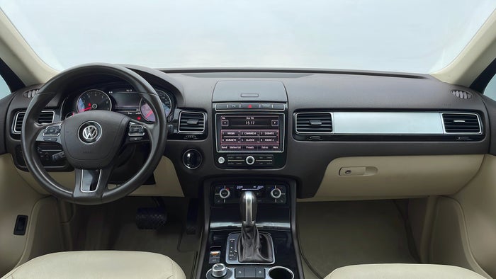 VOLKSWAGEN TOUAREG-Dashboard View