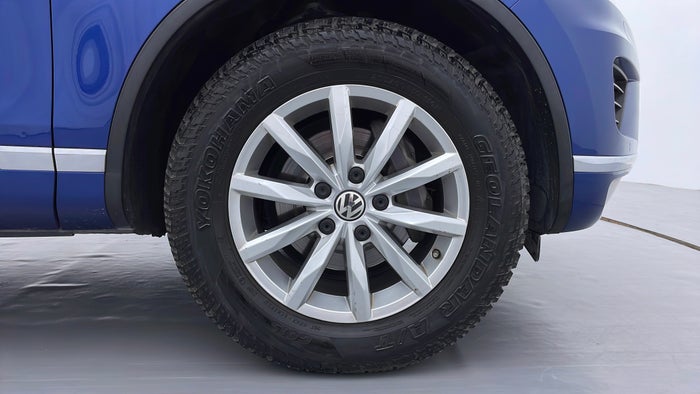 VOLKSWAGEN TOUAREG-Right Front Tyre