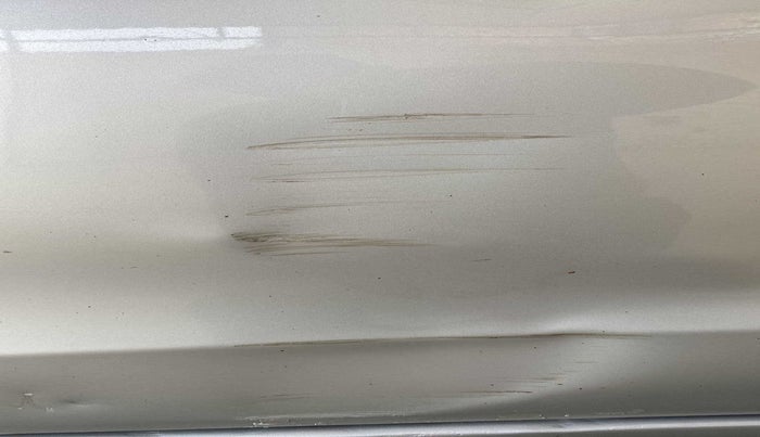 2013 Maruti Ertiga ZXI, Petrol, Manual, 43,122 km, Front passenger door - Minor scratches