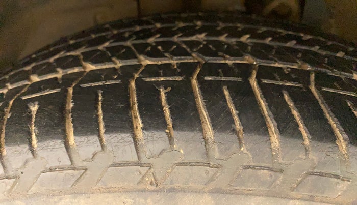 2018 Mahindra XUV500 W7, Diesel, Manual, 67,379 km, Left Front Tyre Tread