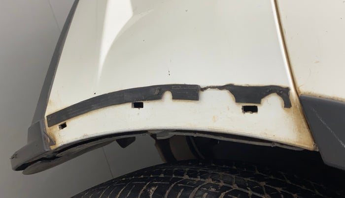 2018 Mahindra XUV500 W7, Diesel, Manual, 67,379 km, Front bumper - Bumper cladding minor damage/missing