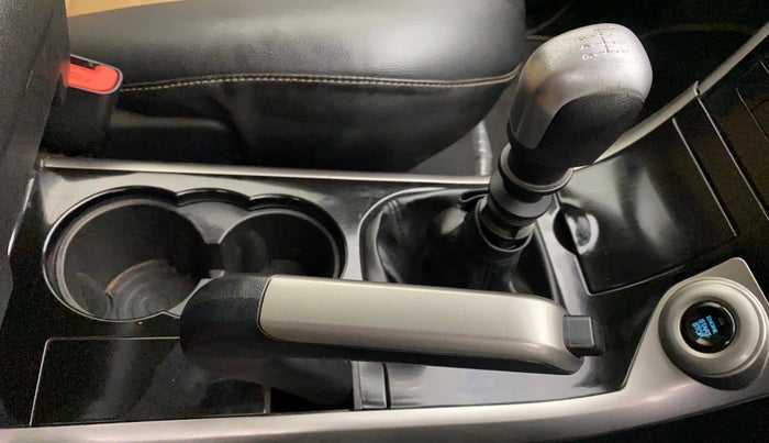 2018 Mahindra XUV500 W7, Diesel, Manual, 67,379 km, Gear Lever