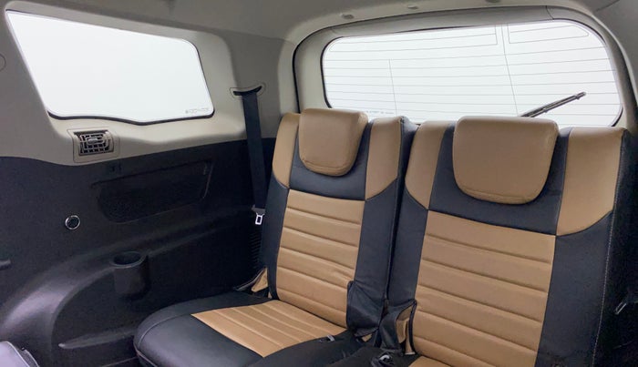 2018 Mahindra XUV500 W7, Diesel, Manual, 67,379 km, Third Seat Row ( optional )