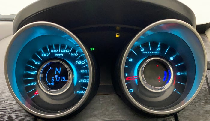2018 Mahindra XUV500 W7, Diesel, Manual, 67,379 km, Odometer Image