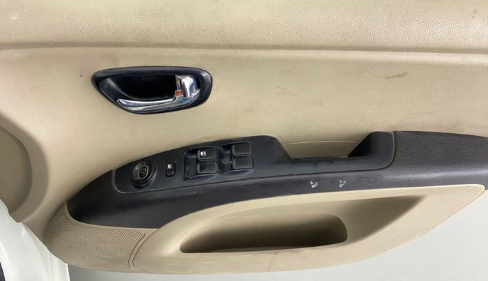 2012 Hyundai i10 SPORTZ 1.2 KAPPA2, Petrol, Manual, 50,514 km, Driver Side Door Panels Control