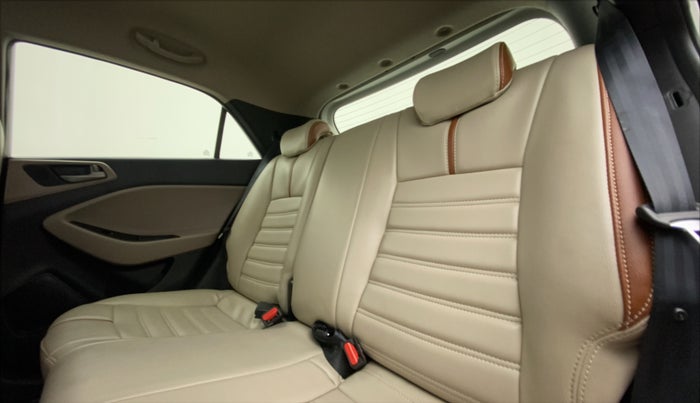 2018 Hyundai Elite i20 ASTA 1.4 CRDI (O), Diesel, Manual, 54,780 km, Right Side Rear Door Cabin
