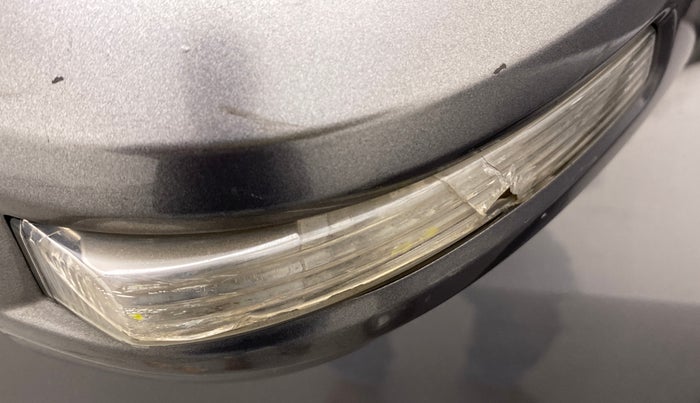 2015 Maruti Swift ZXI, Petrol, Manual, 57,817 km, Right rear-view mirror - Indicator light has minor damage