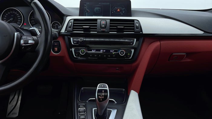 BMW 440I-Center Console
