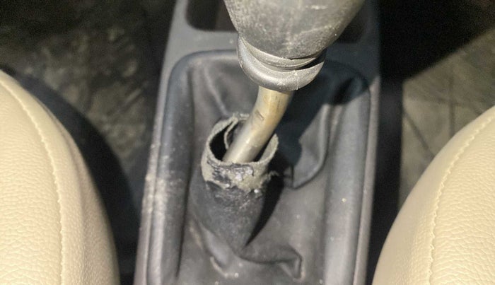 2018 Hyundai Eon ERA +, Petrol, Manual, 45,098 km, Gear lever - Boot cover slightly torn