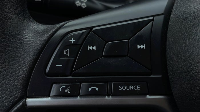 NISSAN KICKS-Drivers Control