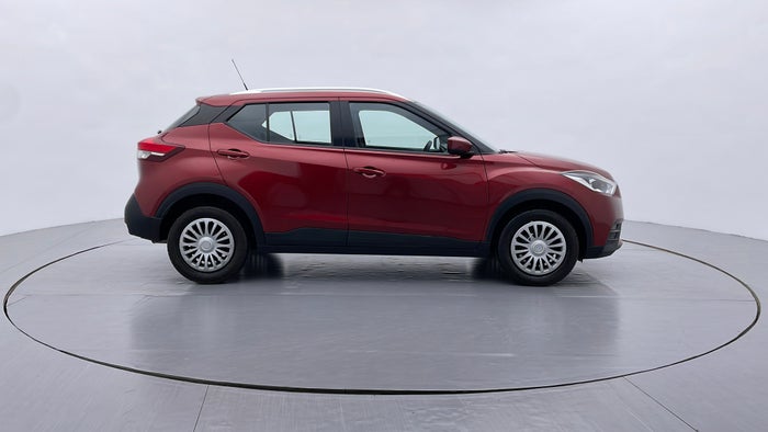 NISSAN KICKS-Right Side View