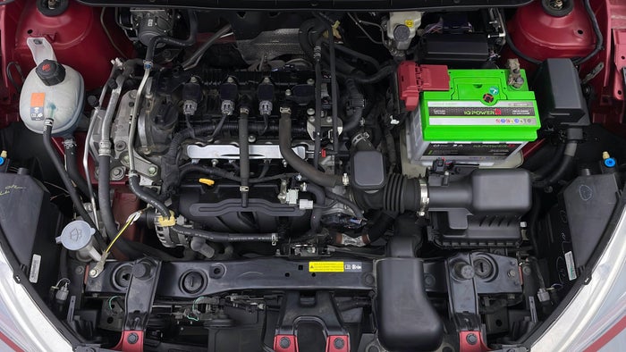 NISSAN KICKS-Engine Bonet View
