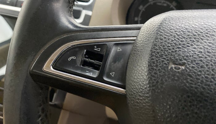 2016 Skoda Rapid ELEGANCE 1.6 MPFI AT, Petrol, Automatic, 99,847 km, Steering wheel - Phone control has minor damage