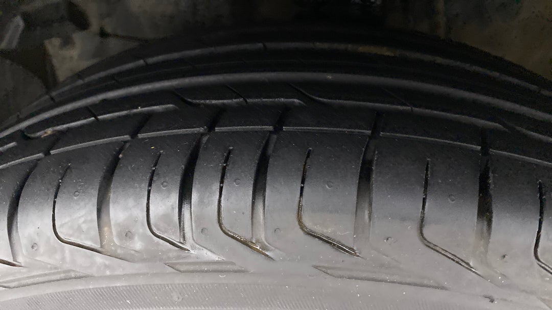 Left Front Tyre Tread