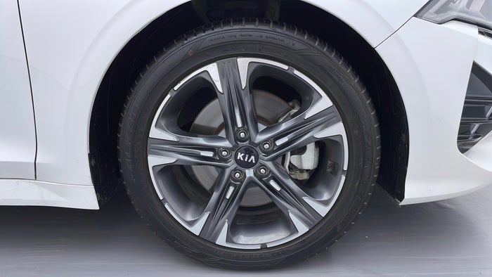 KIA K5-Right Front Tyre