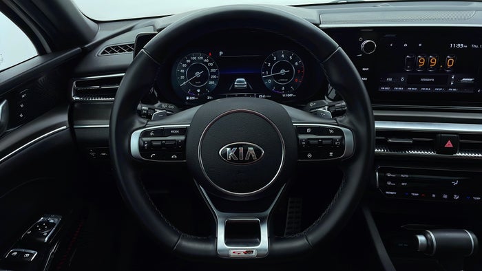 KIA K5-Steering Wheel Close-up